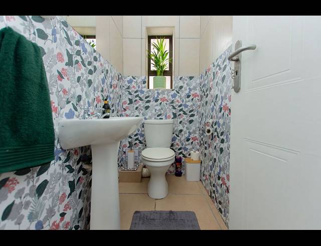 2 BEDROOM APARTMENT FOR SALE IN HELIOS PLACE